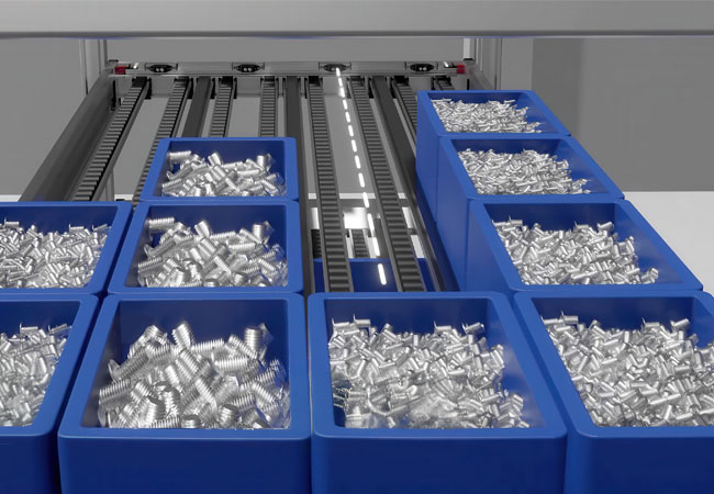 Ein Hochleistungssensor ermittelt den Behälterfüllstand im eKanban Regal.